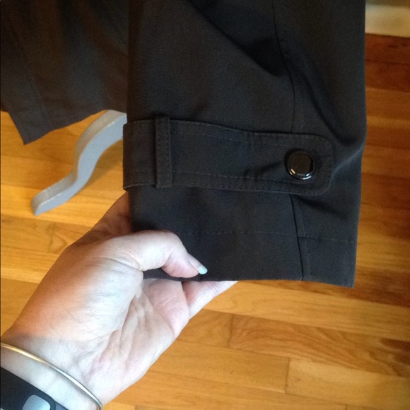 Brown and tan rain coat - Picture 6 of 9